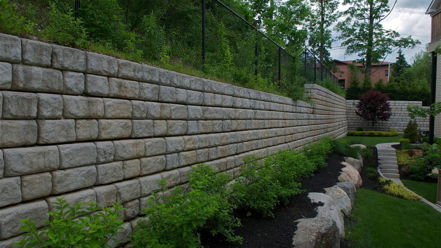 Retaining Wall Installation Service